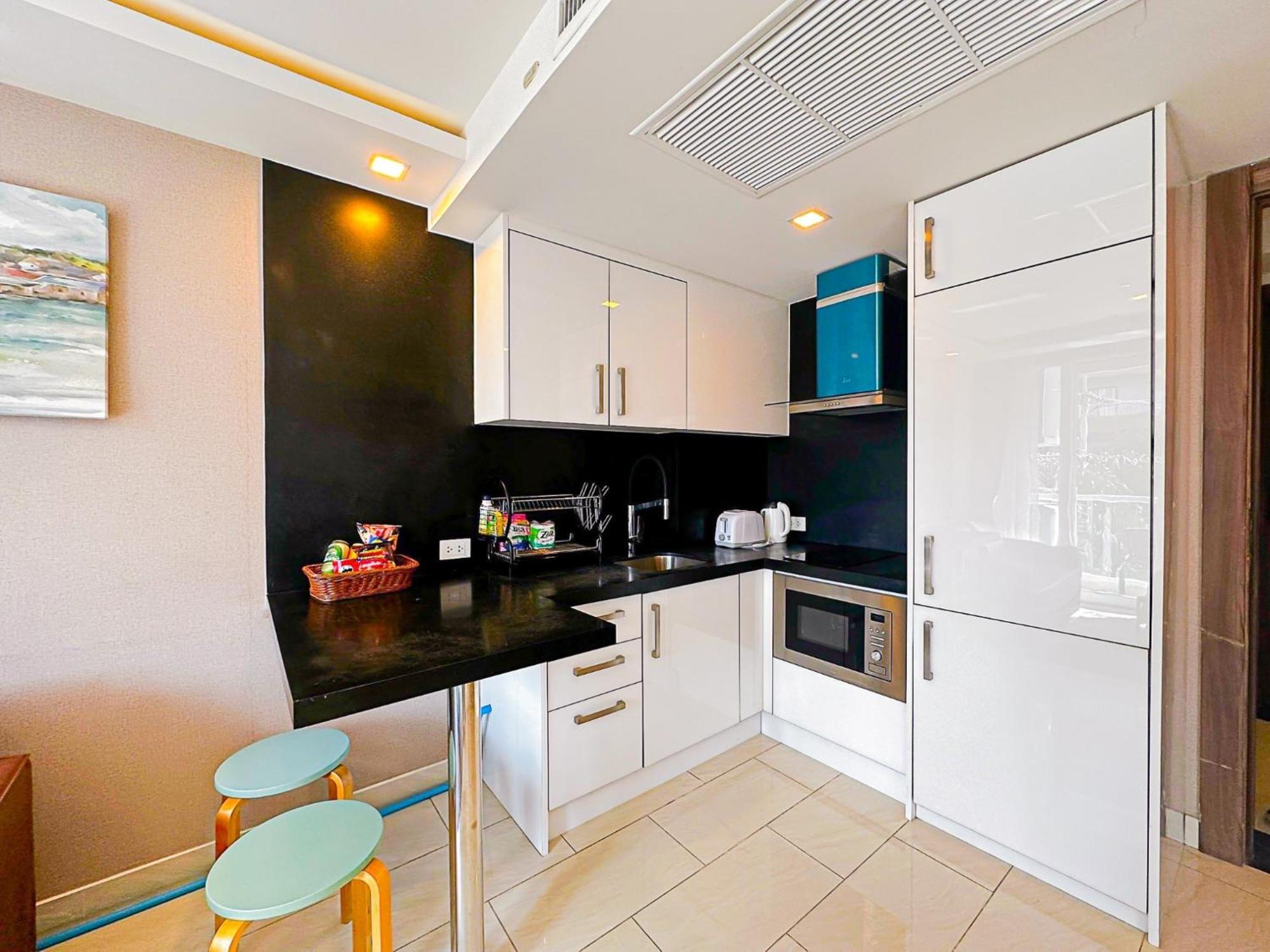 Grand Avenue Suites X Monthstayz Thailand