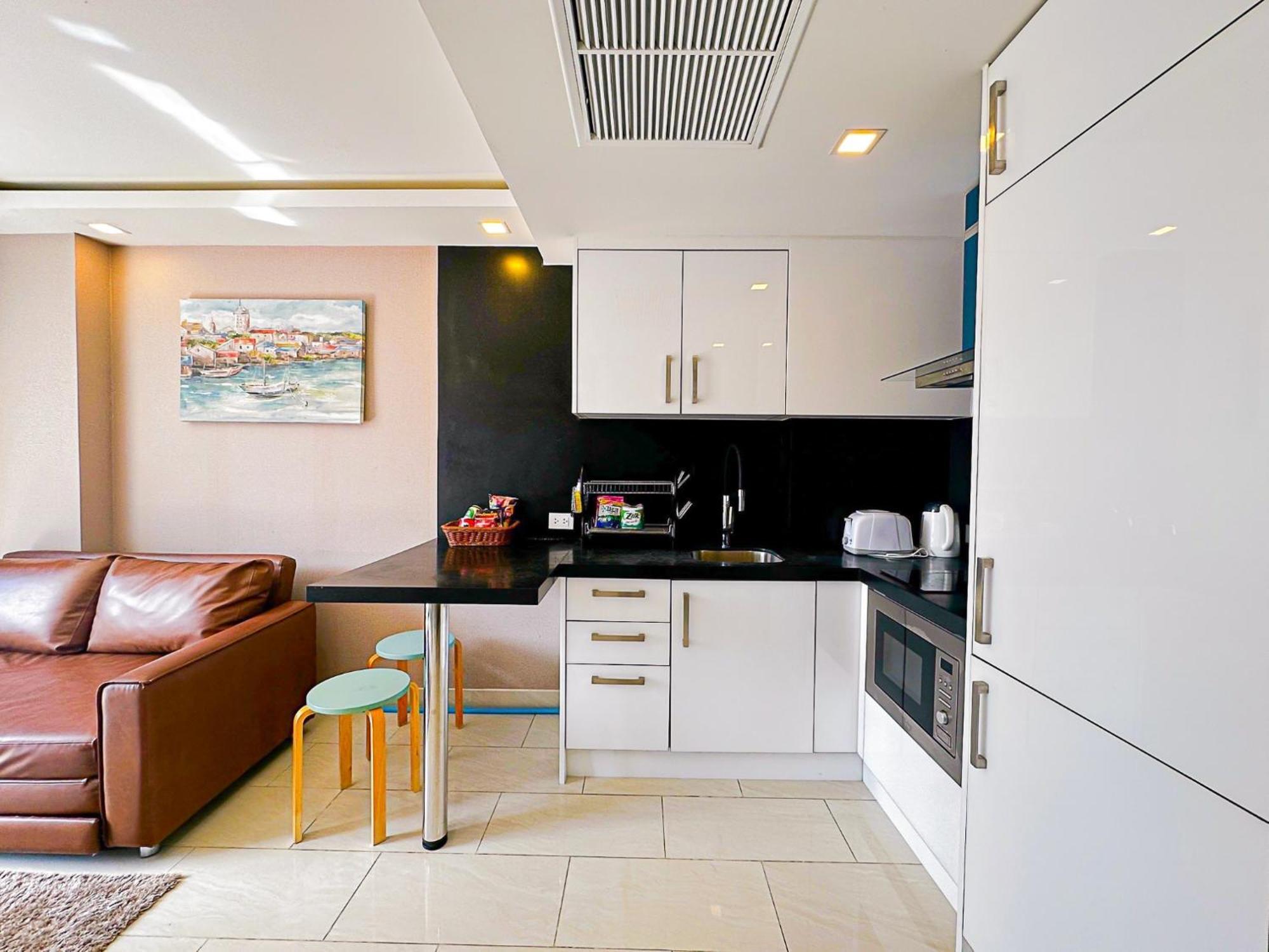 Apartment Grand Avenue Suites X Monthstayz Thailand Pattaya