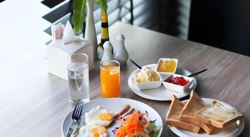 B2 South Premier Hotel