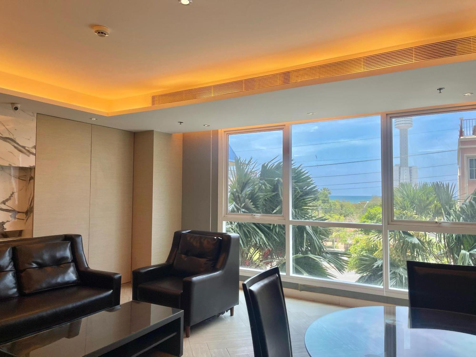 With Sea View Apartment Pattaya