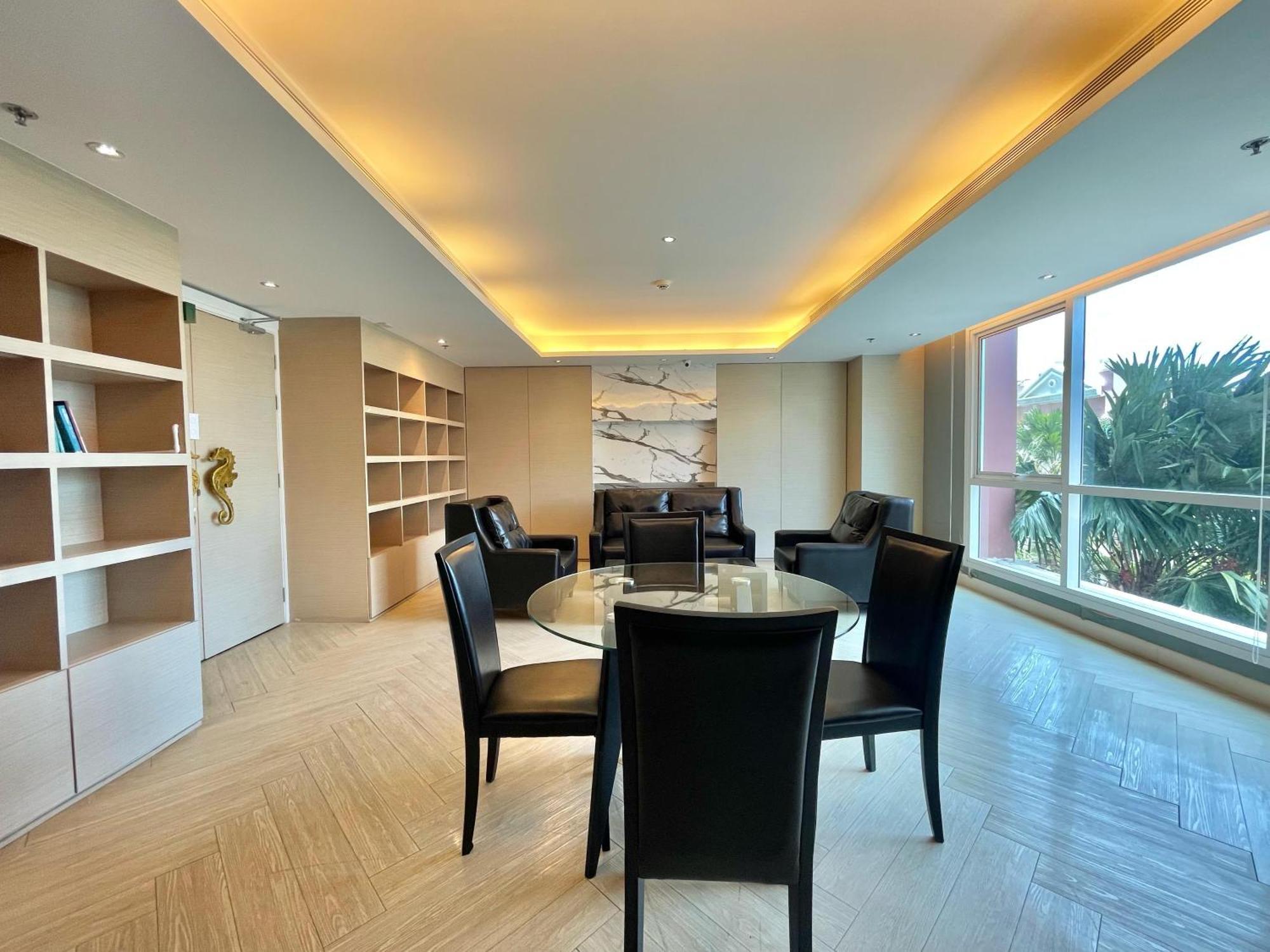 With Sea View Apartment Pattaya