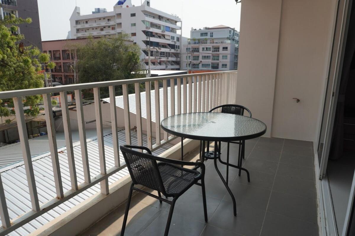 Seaside Serenity In Apartment Pattaya