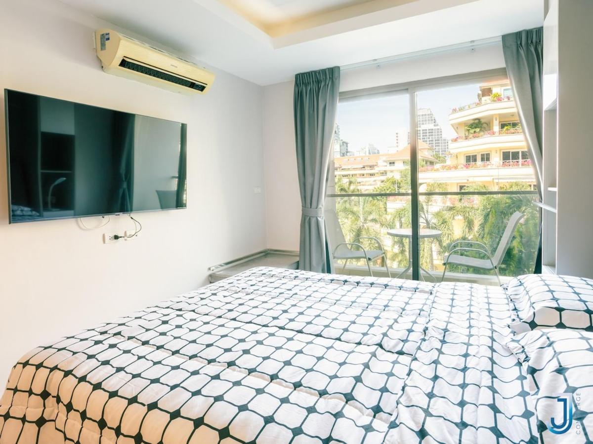 Cozy With 2 Pools And Sea View Pattaya