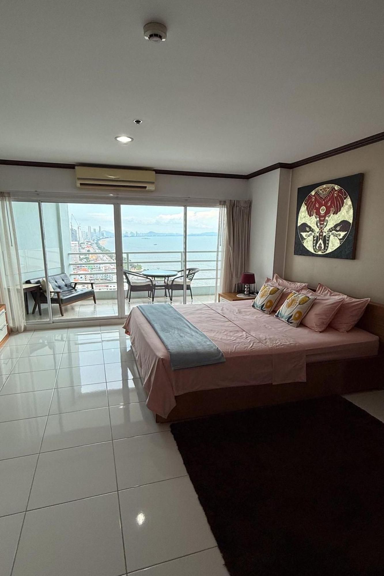 View Talay 7 Seaview Apartment