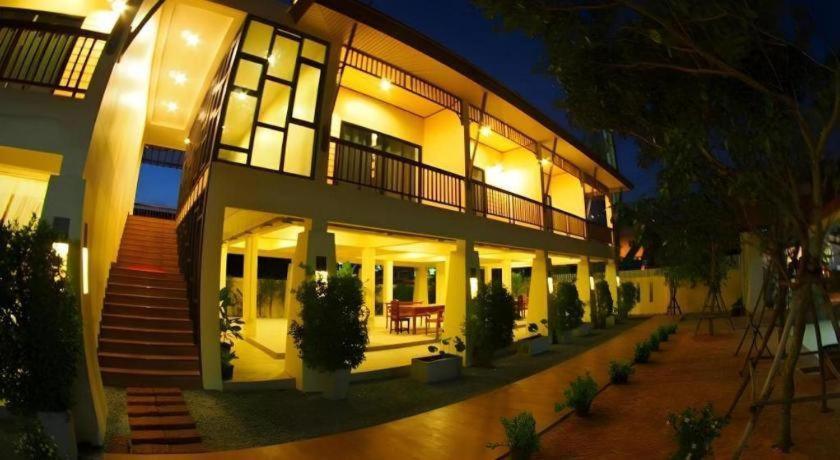Lotusland Resort