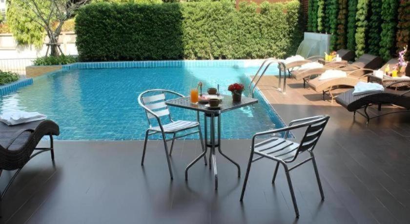 Chariot Hotel 3*