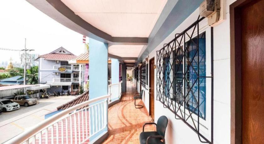 Hotel Oyo 1157 Ploy Pailin Place