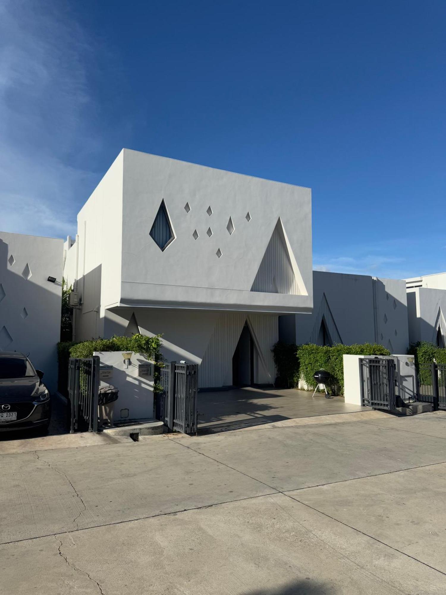 Inara 4 Villa Pattaya
