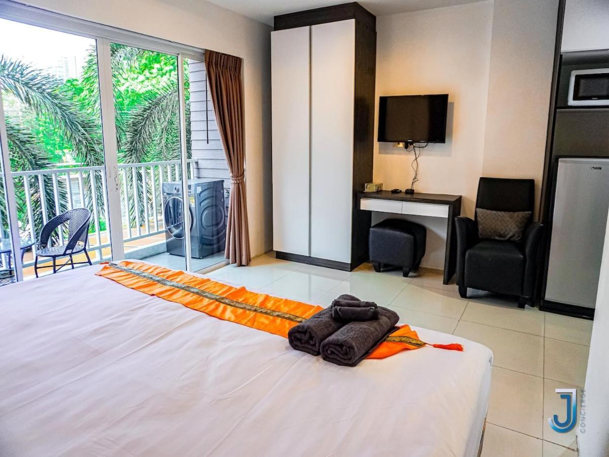 Apartment Bright With View Of