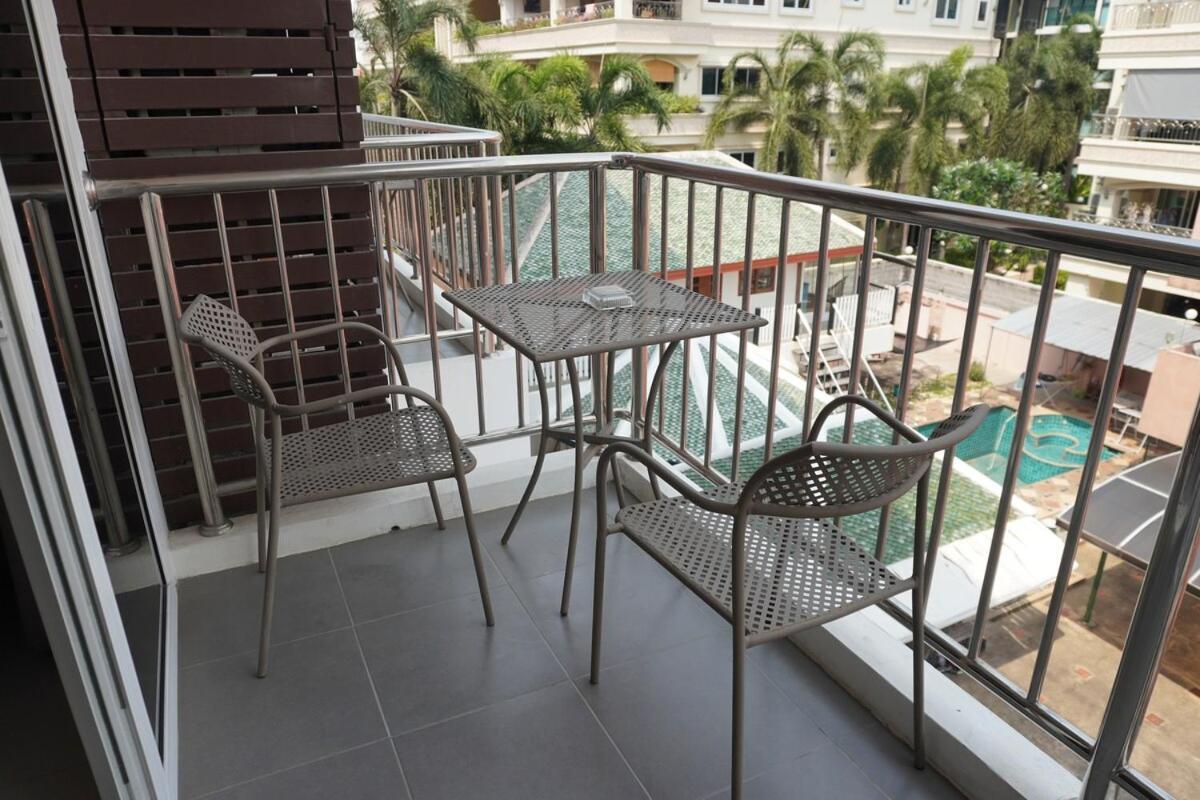 Cozy In A Tropical Setting Apartment Pattaya
