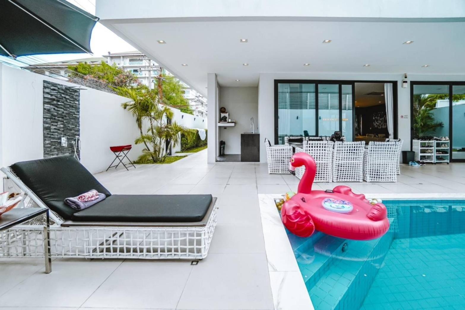 Near & Walk Street Luxury Villa