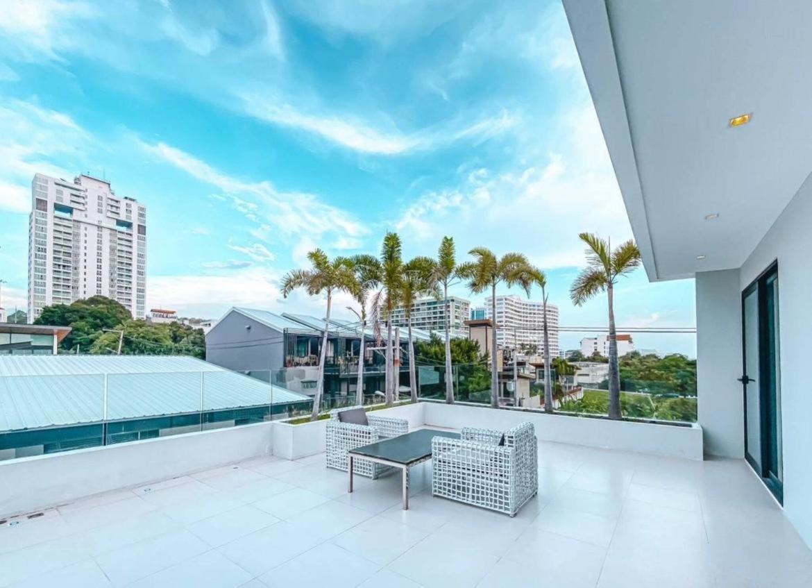 Villa Near & Walk Street Luxury Pattaya
