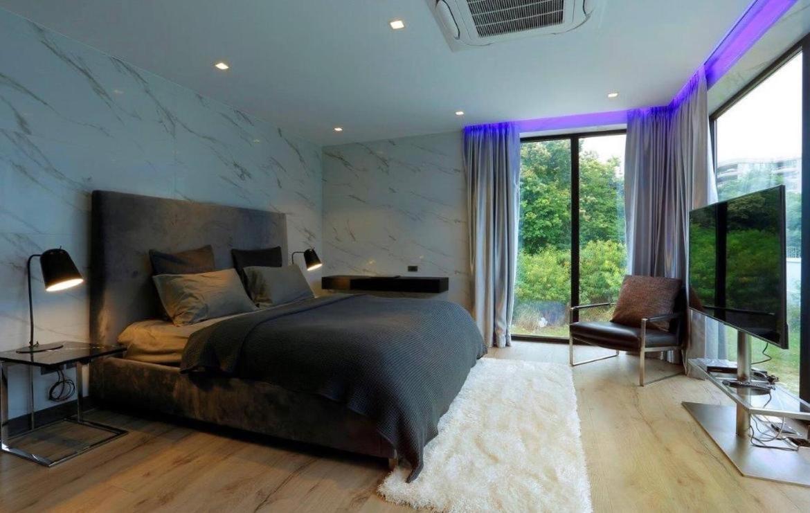 Near & Walk Street Luxury *