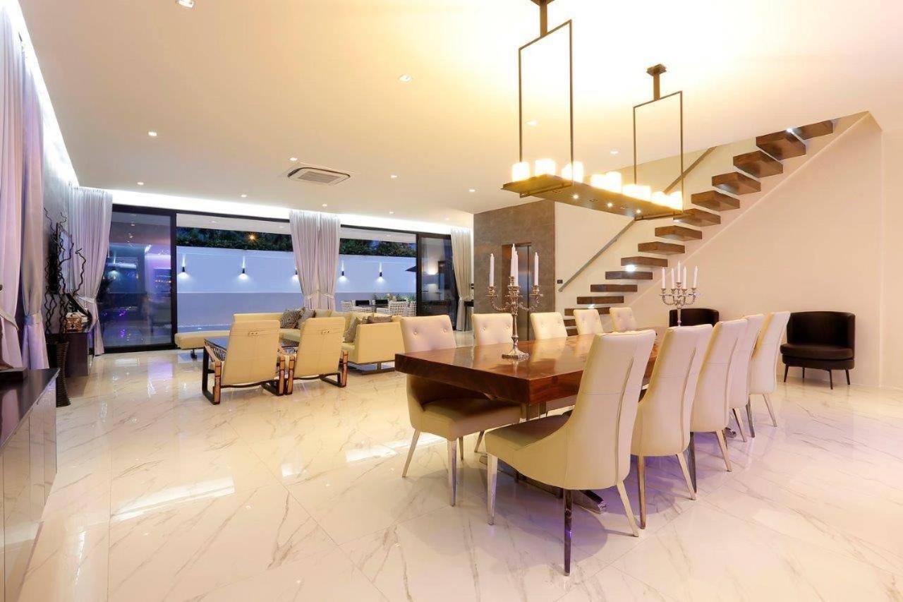 Near & Walk Street Luxury Villa *