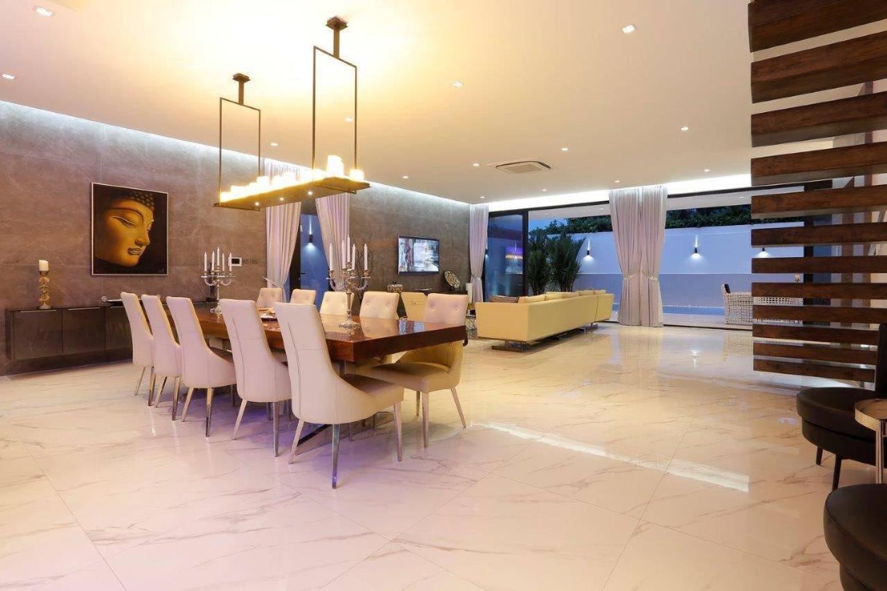 Near & Walk Street Luxury * Pattaya