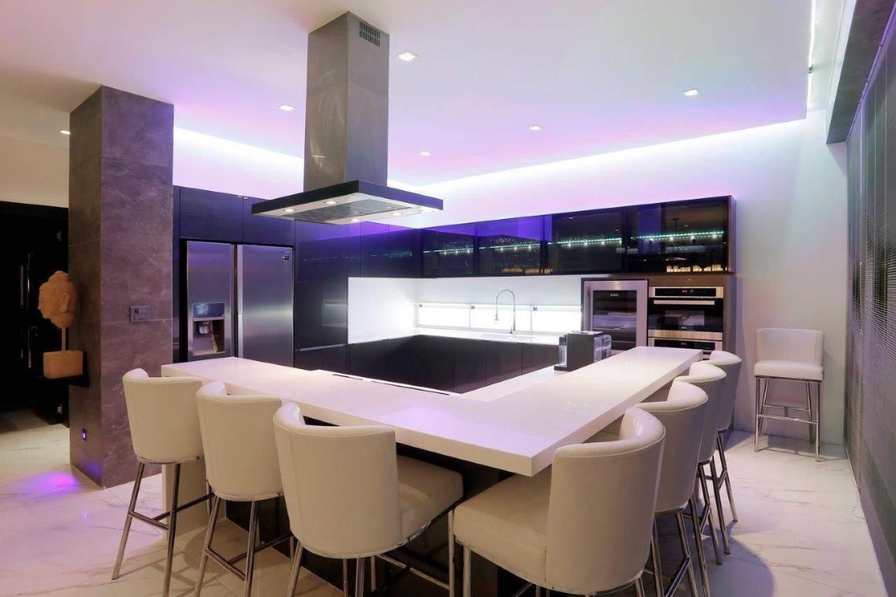 Near & Walk Street Luxury *