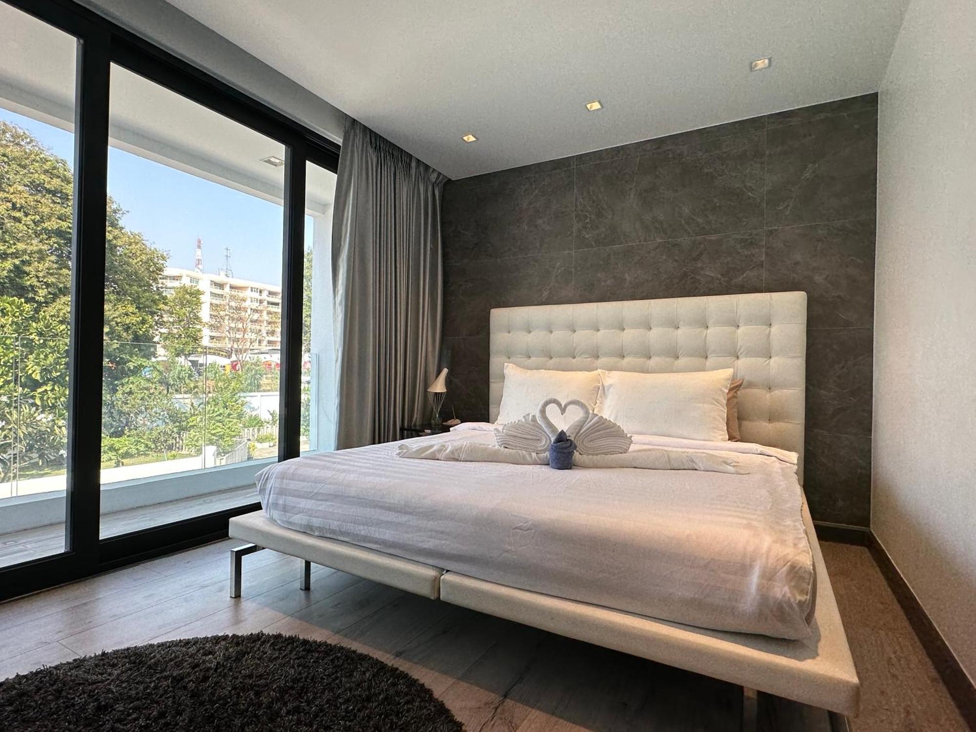 Near & Walk Street Luxury * Pattaya