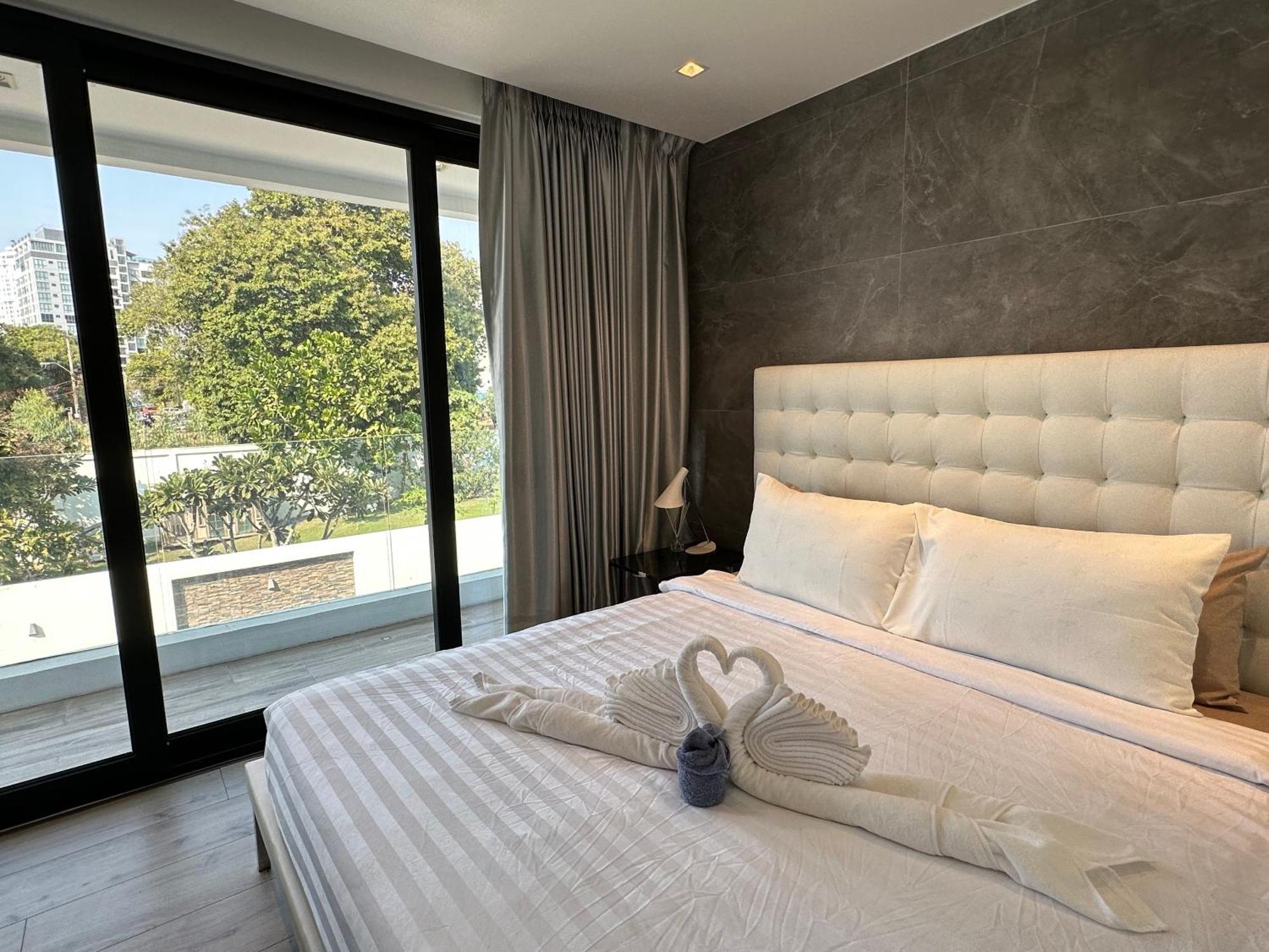Near & Walk Street Luxury Villa *
