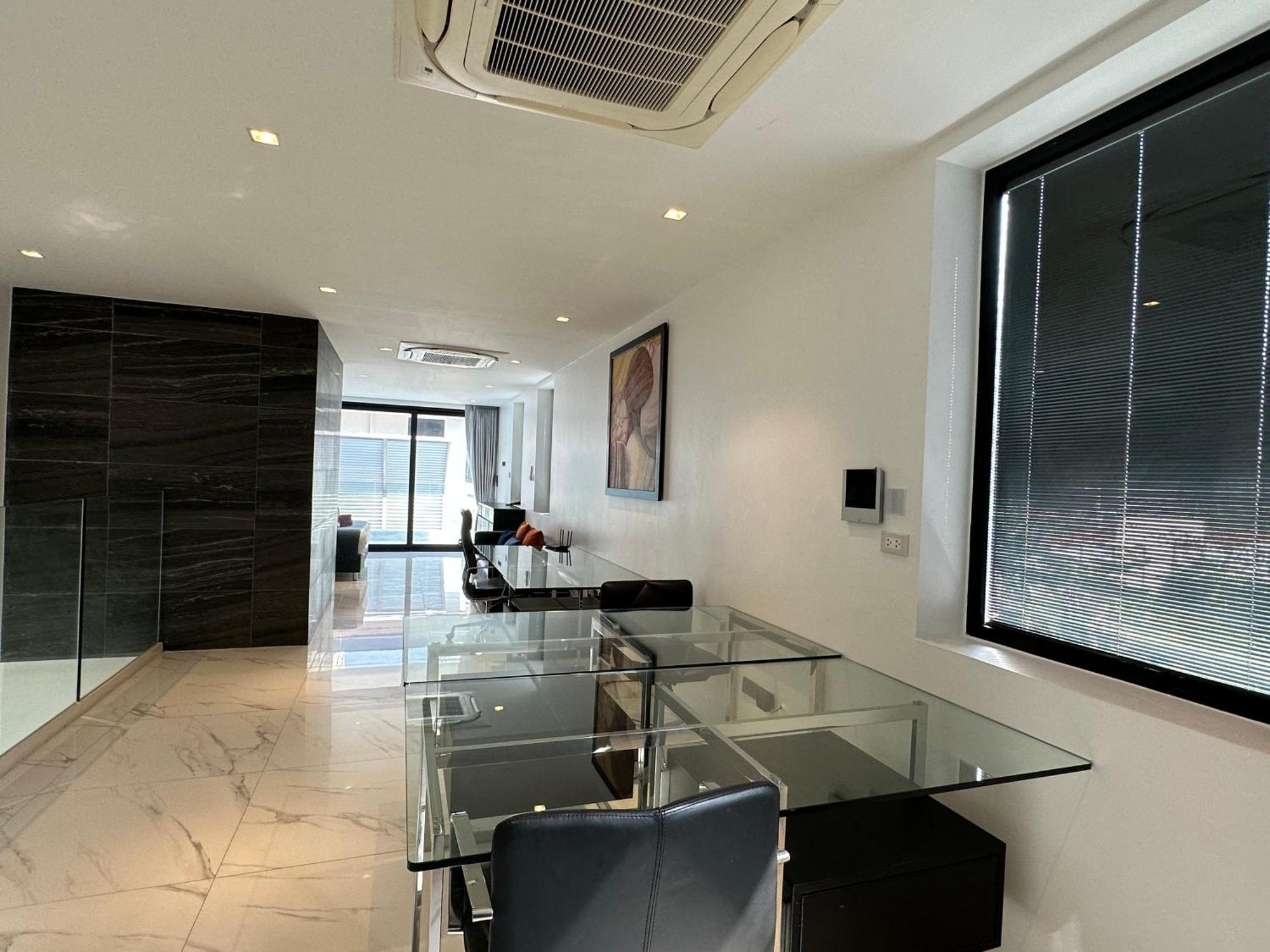 Villa Near & Walk Street Luxury Pattaya