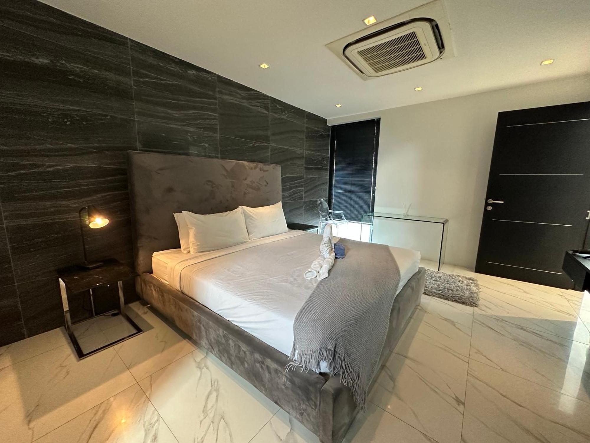 Villa Near & Walk Street Luxury Pattaya