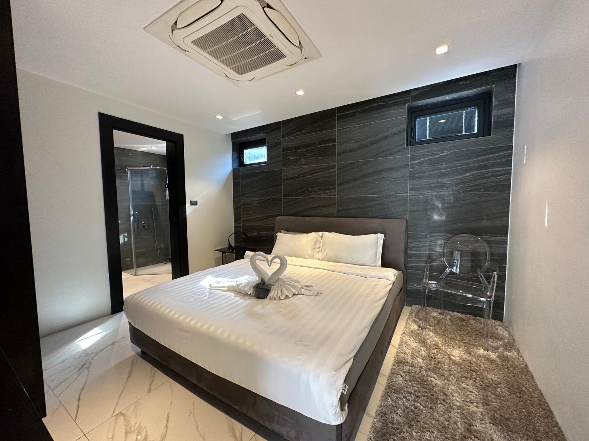 Villa Near & Walk Street Luxury