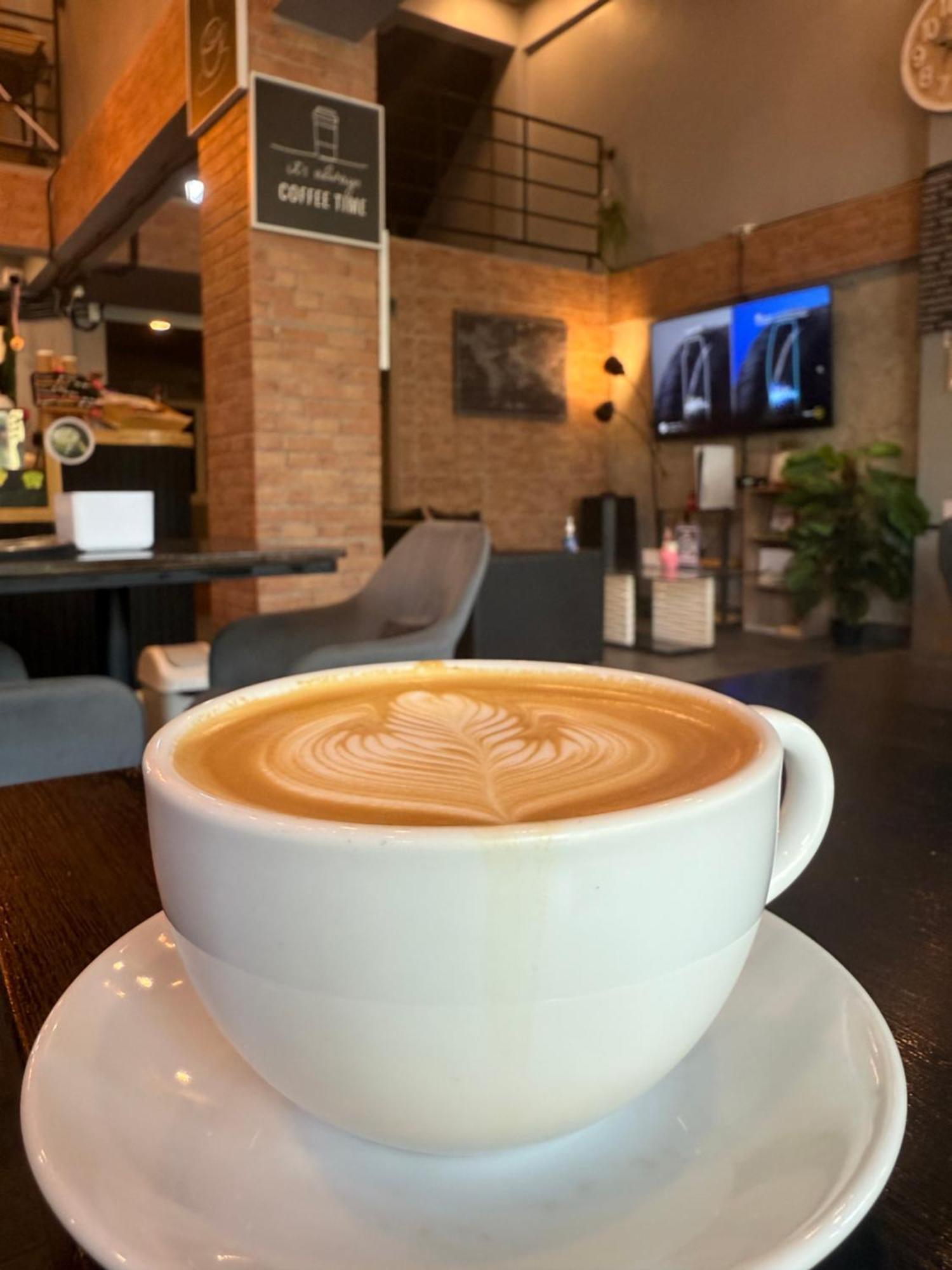 Friends Station & Cafe Hostel Pattaya