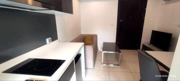 Pangsapuri Modern 1-bedroom With Pool View Arcadia Continental