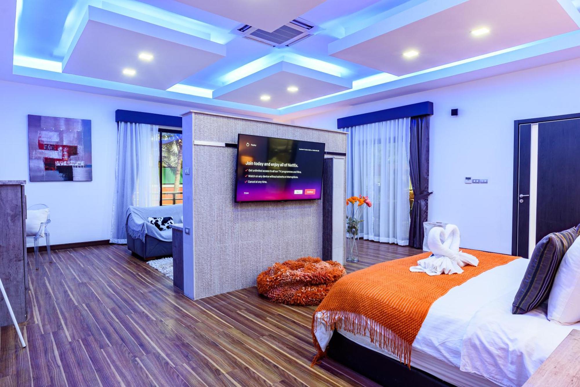 Villa 900m2 Near Walkstreet Luxury Pool Pattaya