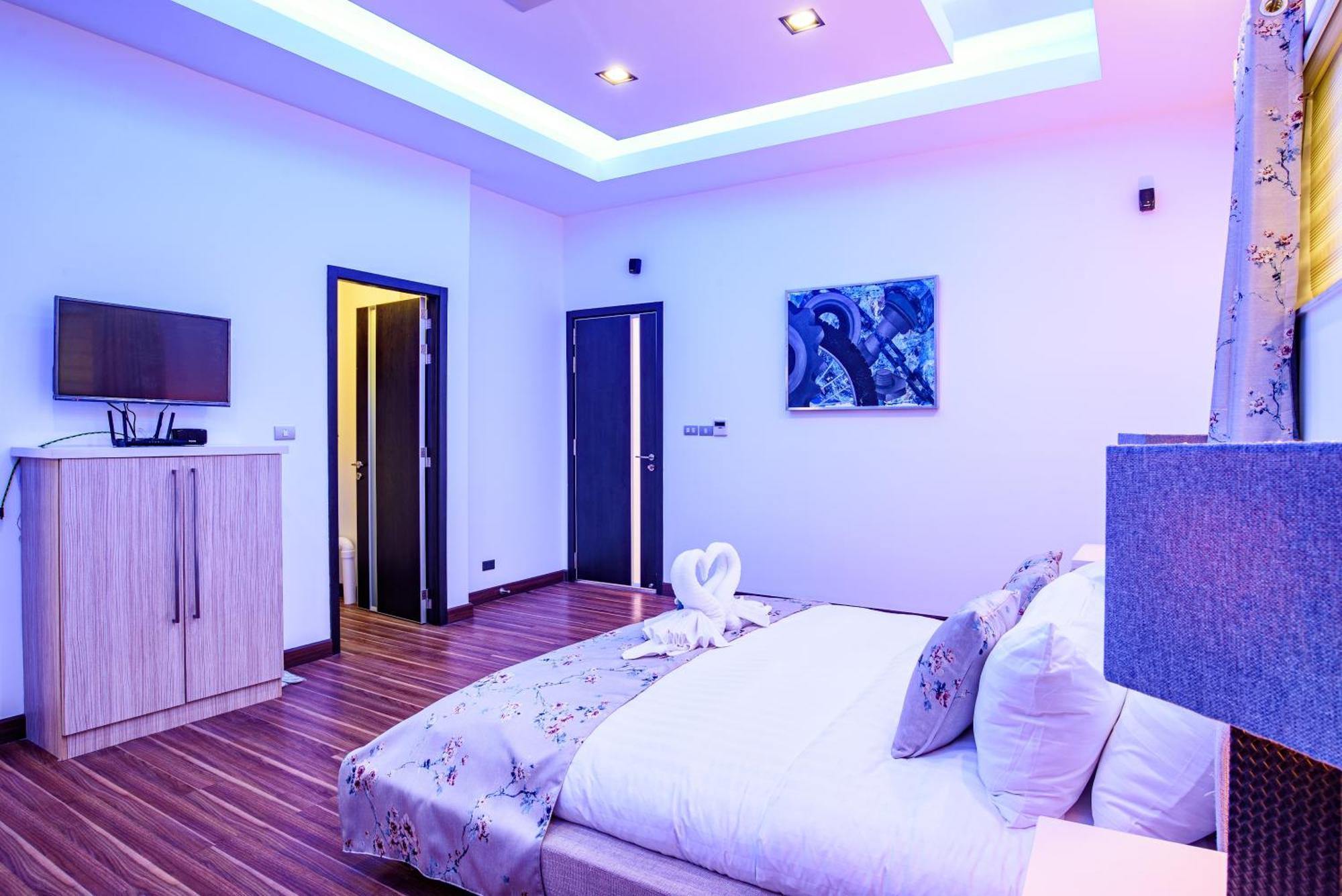 900m2 Near Walkstreet Luxury Pool Villa Pattaya