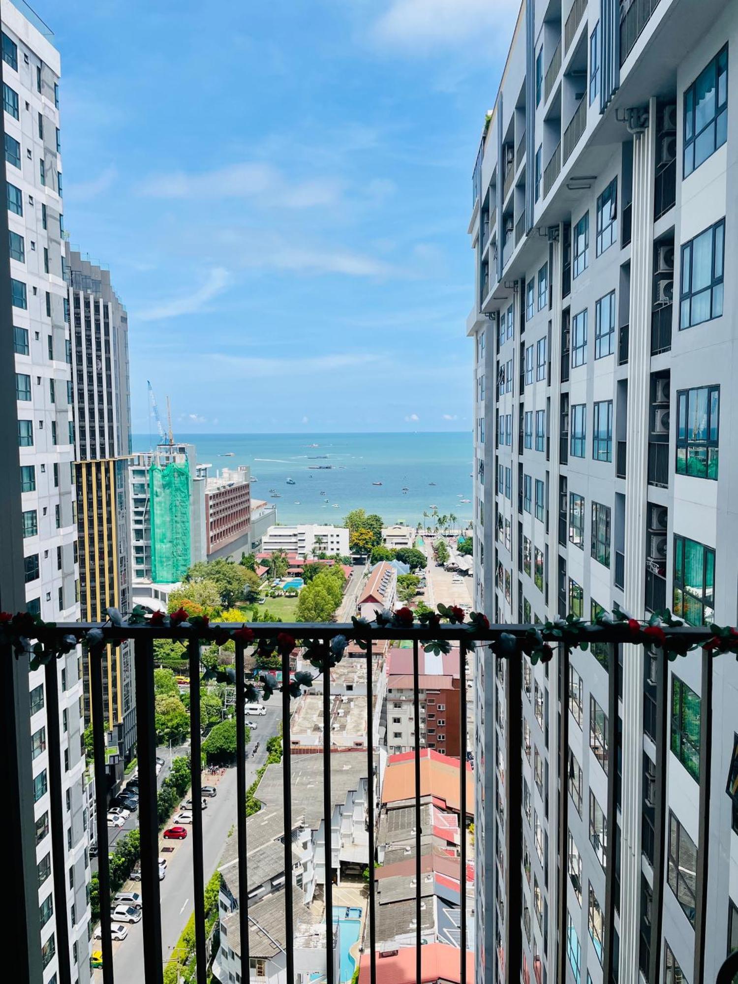 The Base 2 Bed 2 Bath By Pupu Apartment Pattaya