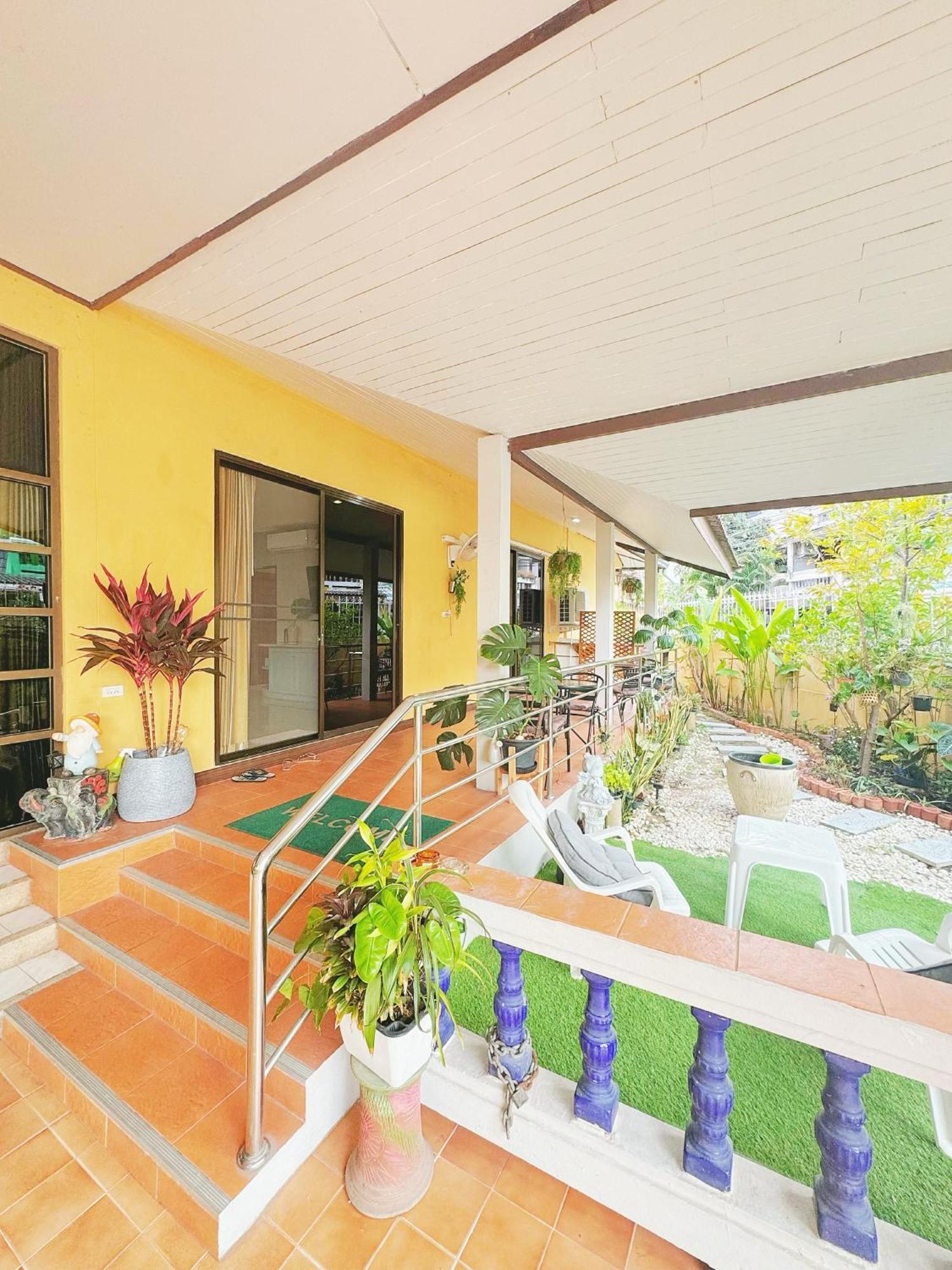 Sun And Moon House Pattaya