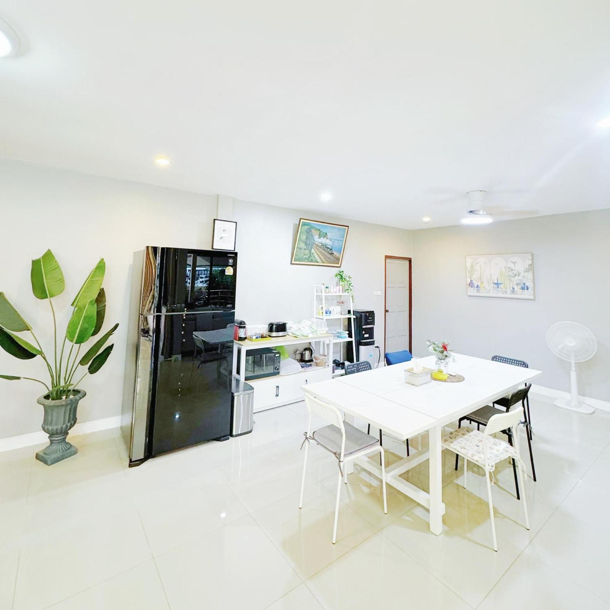 Sun And Moon House Villa *