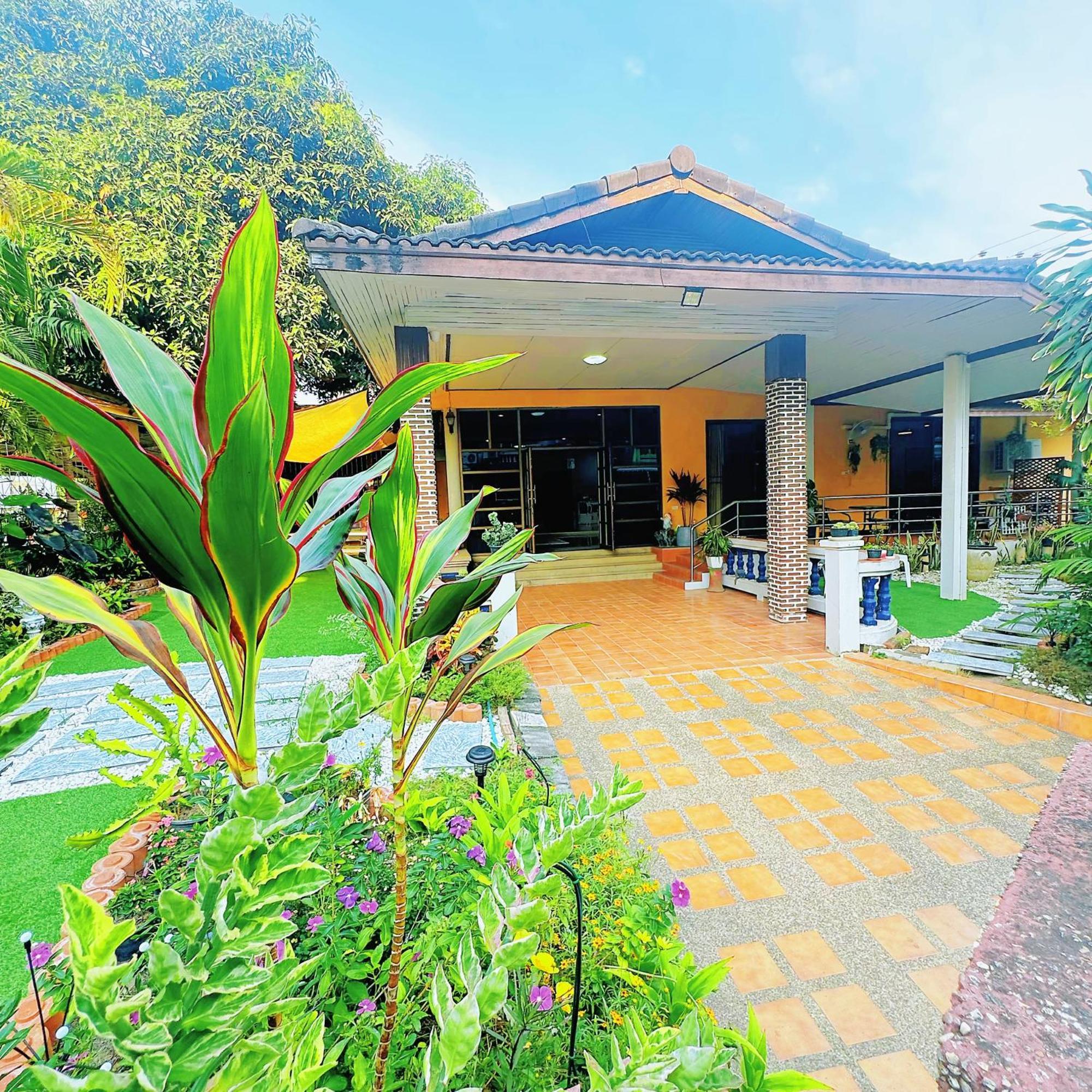 Villa Sun And Moon House Pattaya