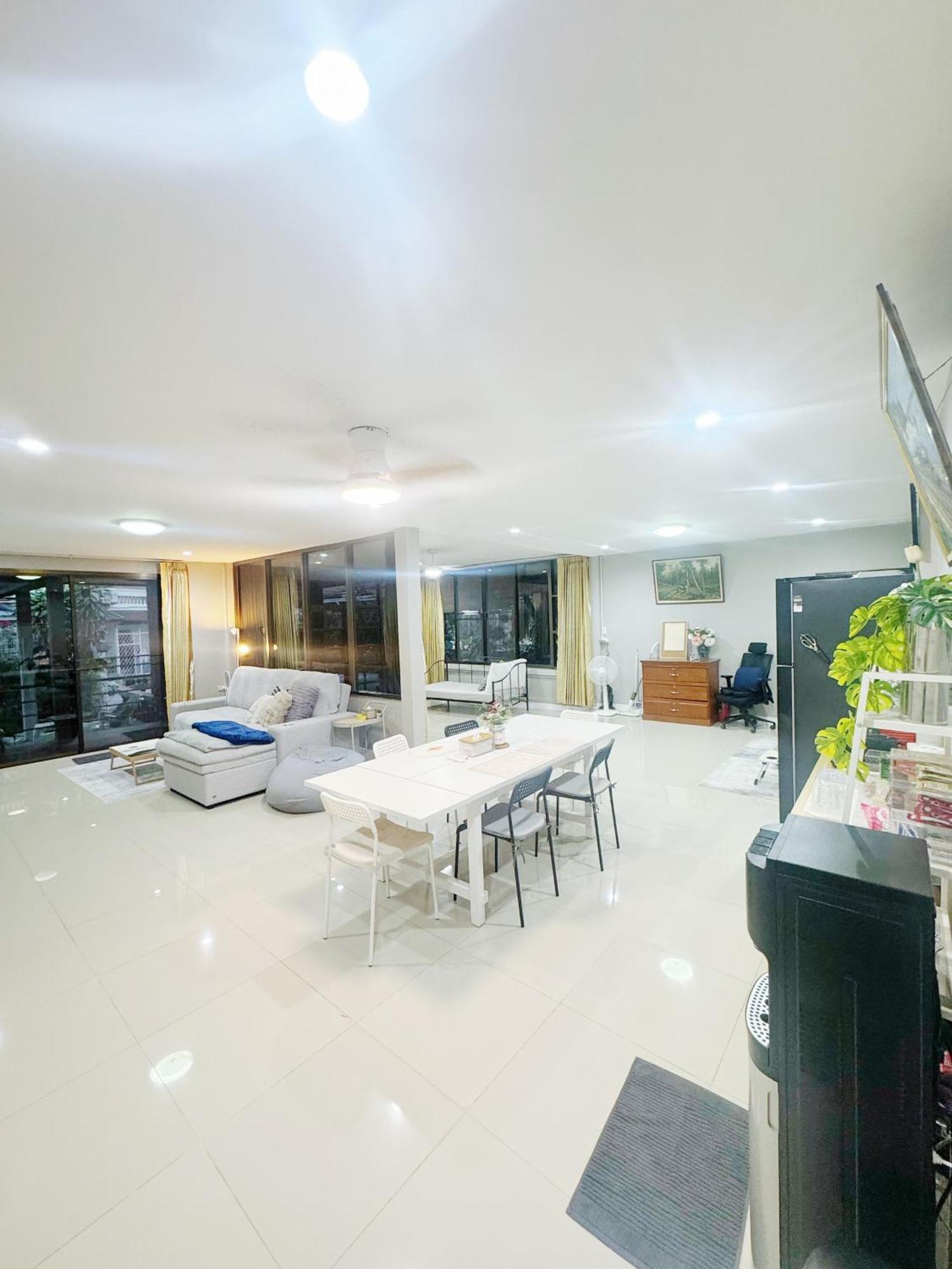 Villa Sun And Moon House Pattaya