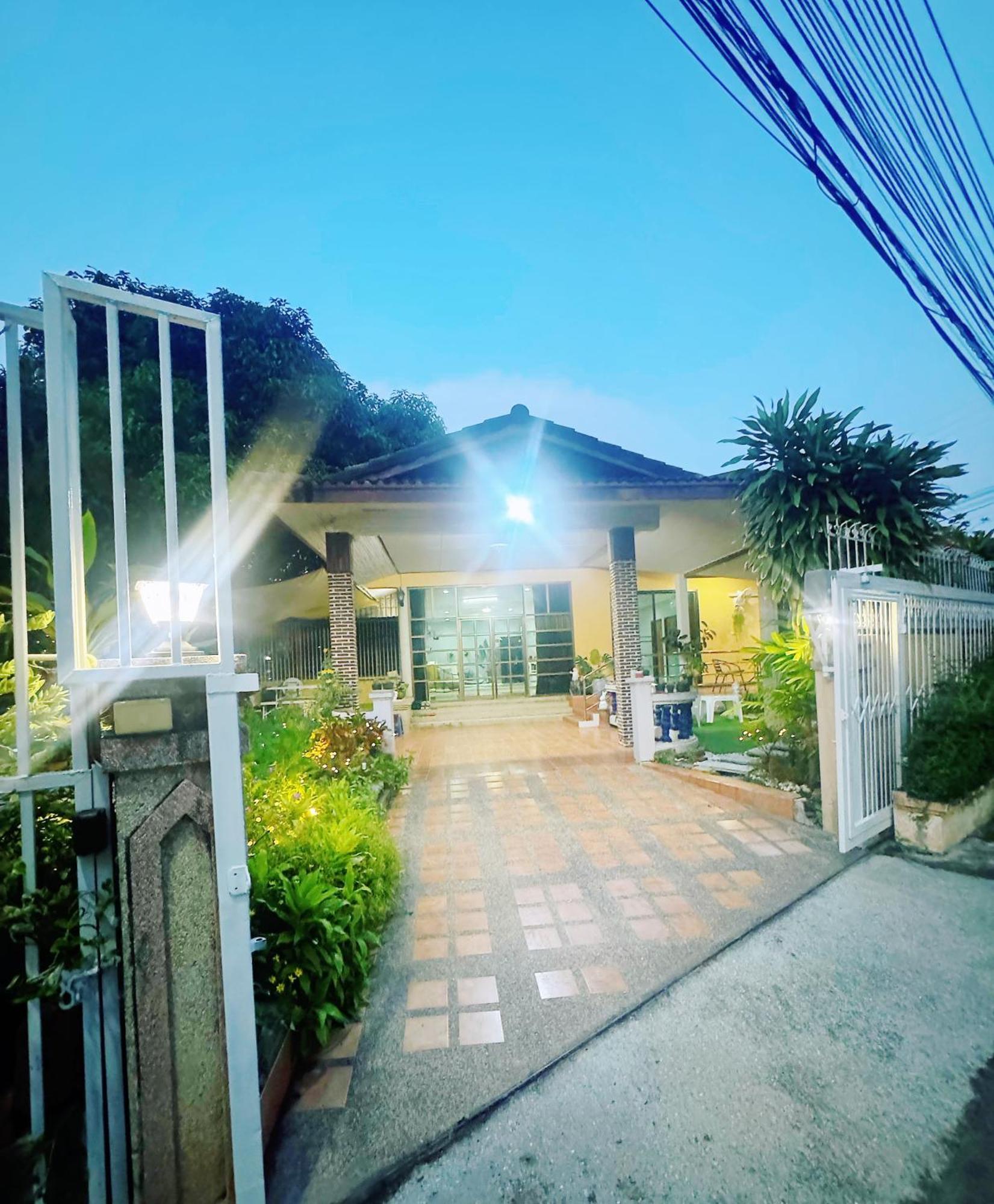 Villa Sun And Moon House