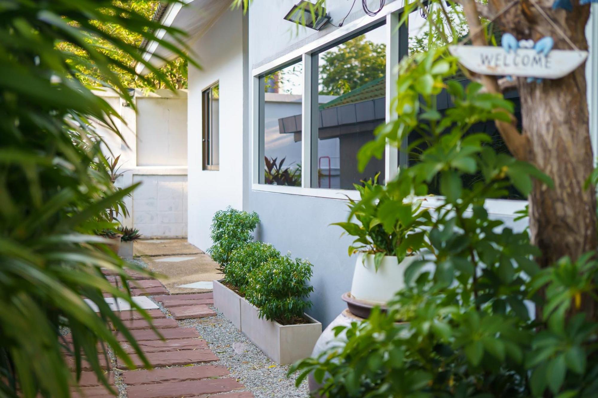 Cozy Gray Garden Pattaya