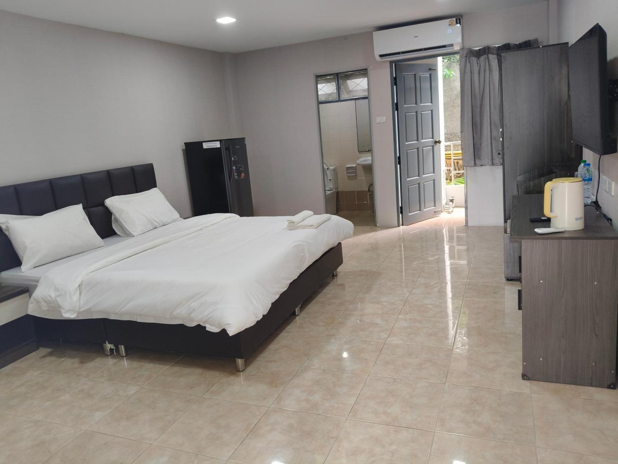 Hotel Dj Residency And Pool Party Pattaya