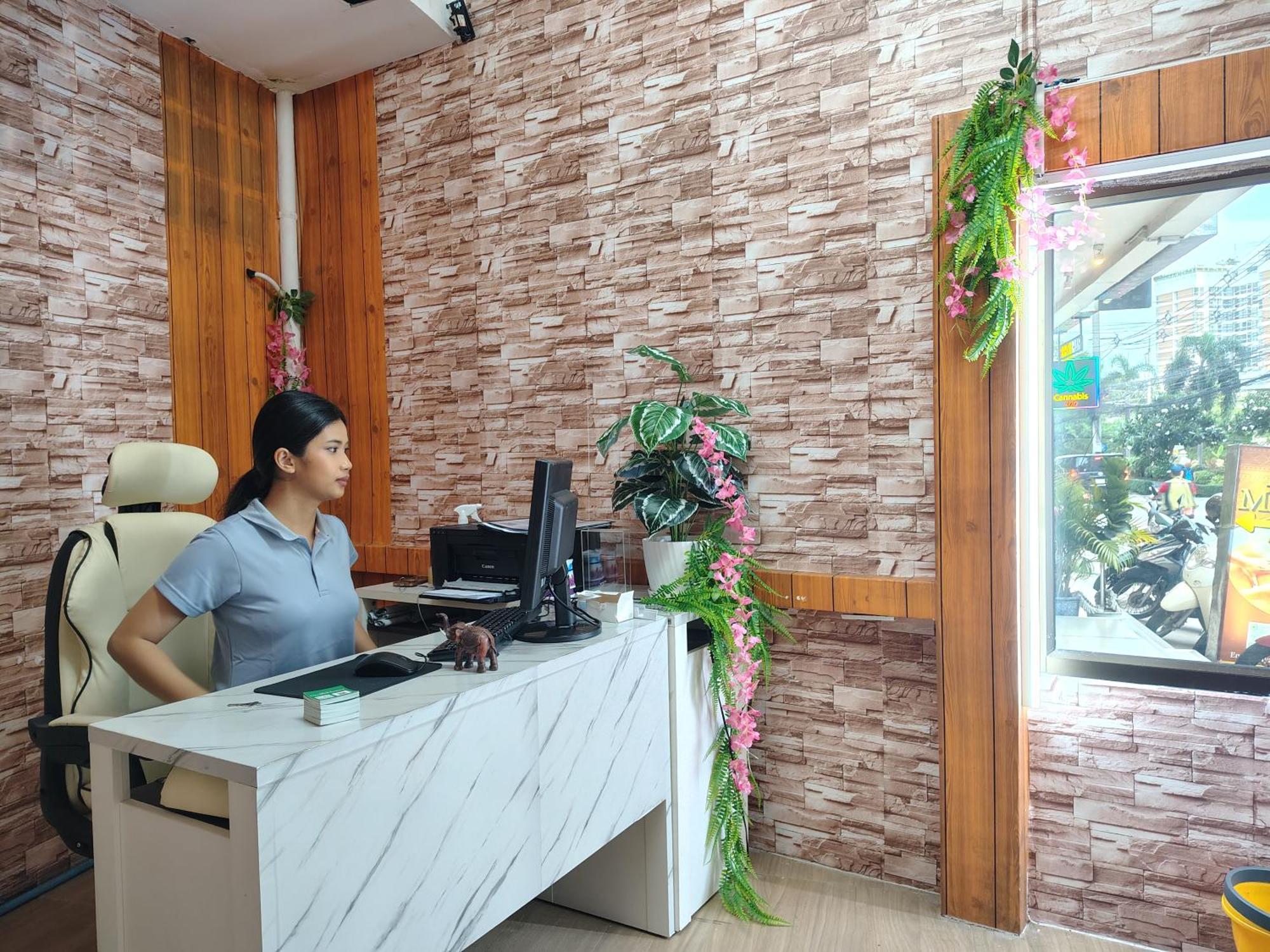 Priory Hillside Hotel Pattaya