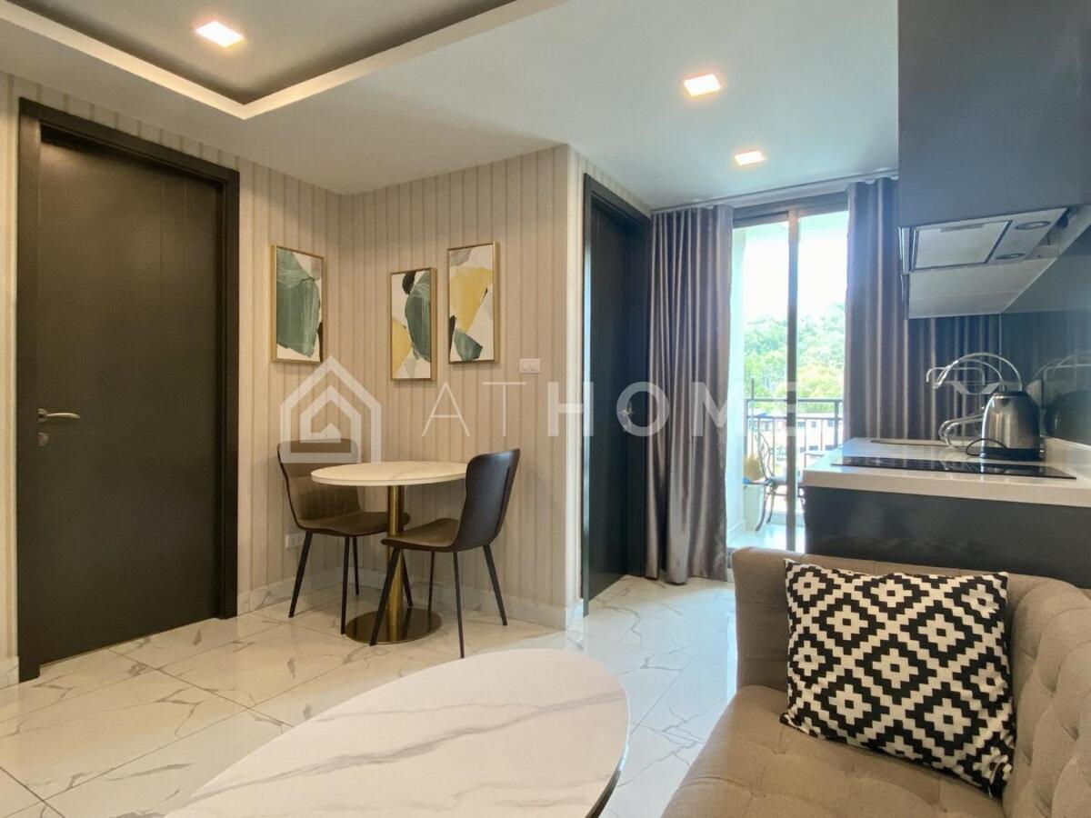 1-bedroom Arcadia Center 702