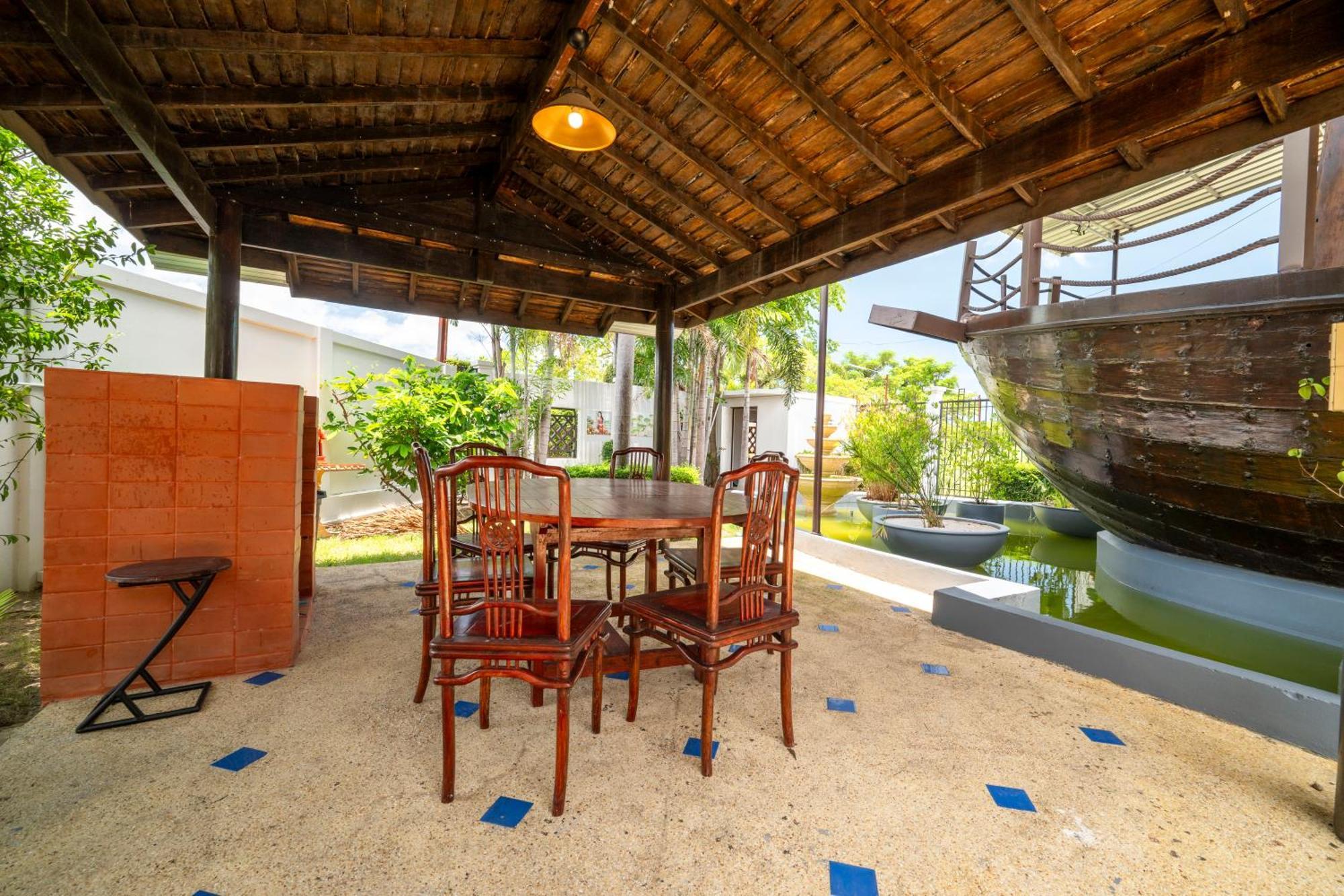 Nautica - Unique Boathouse 4br Pool *