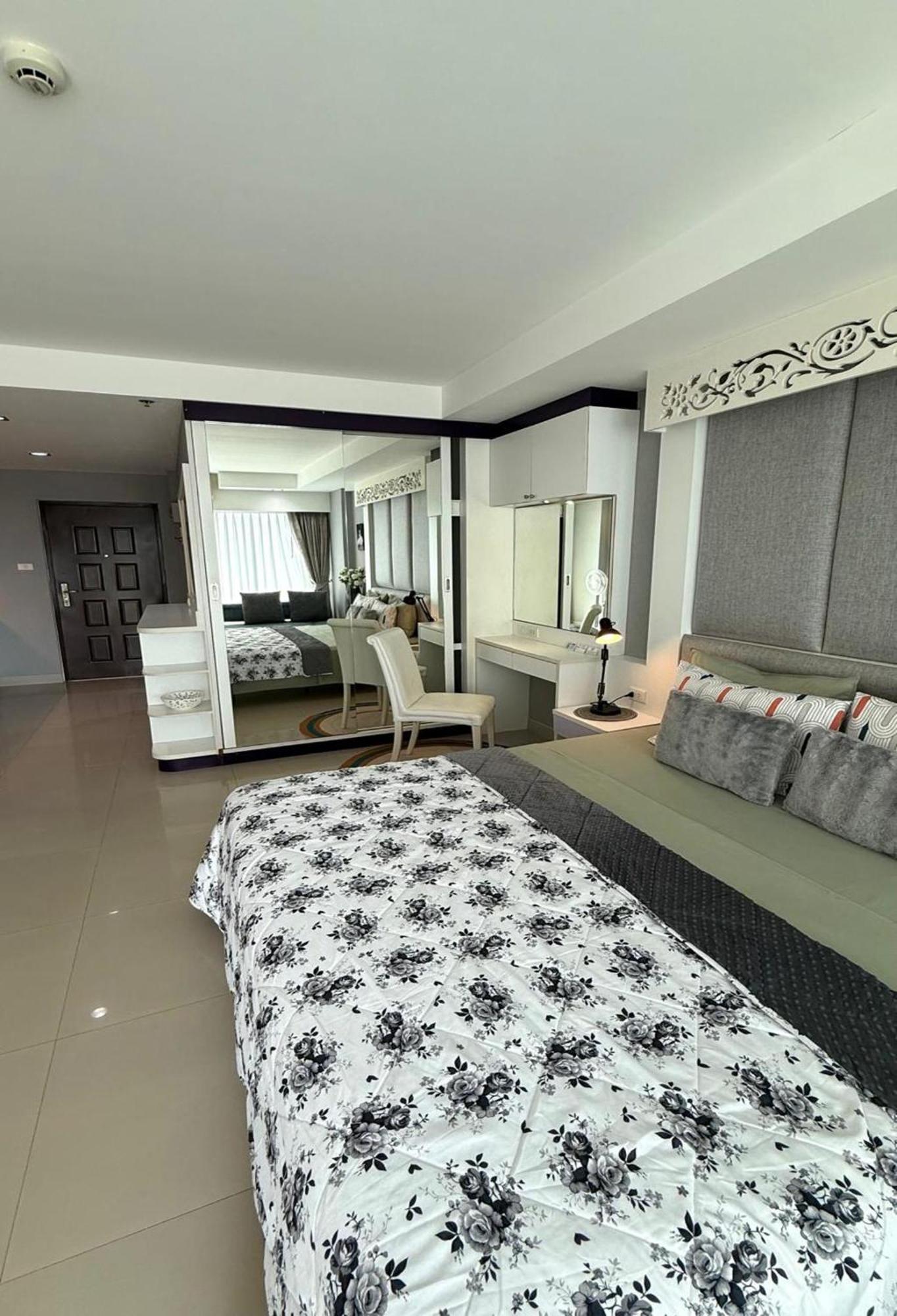 View Talay 7 Seaview