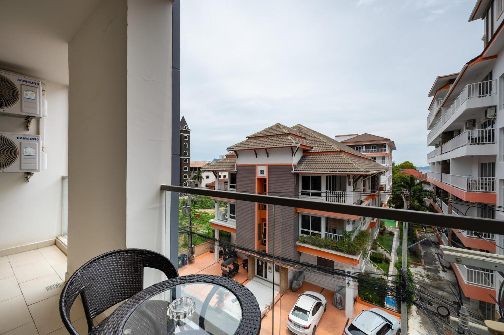 Apartment C-view By Apartwell