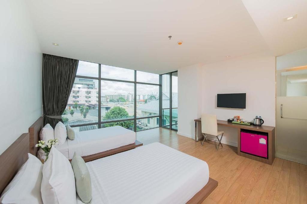 Seven Zea Chic Hotel 3*