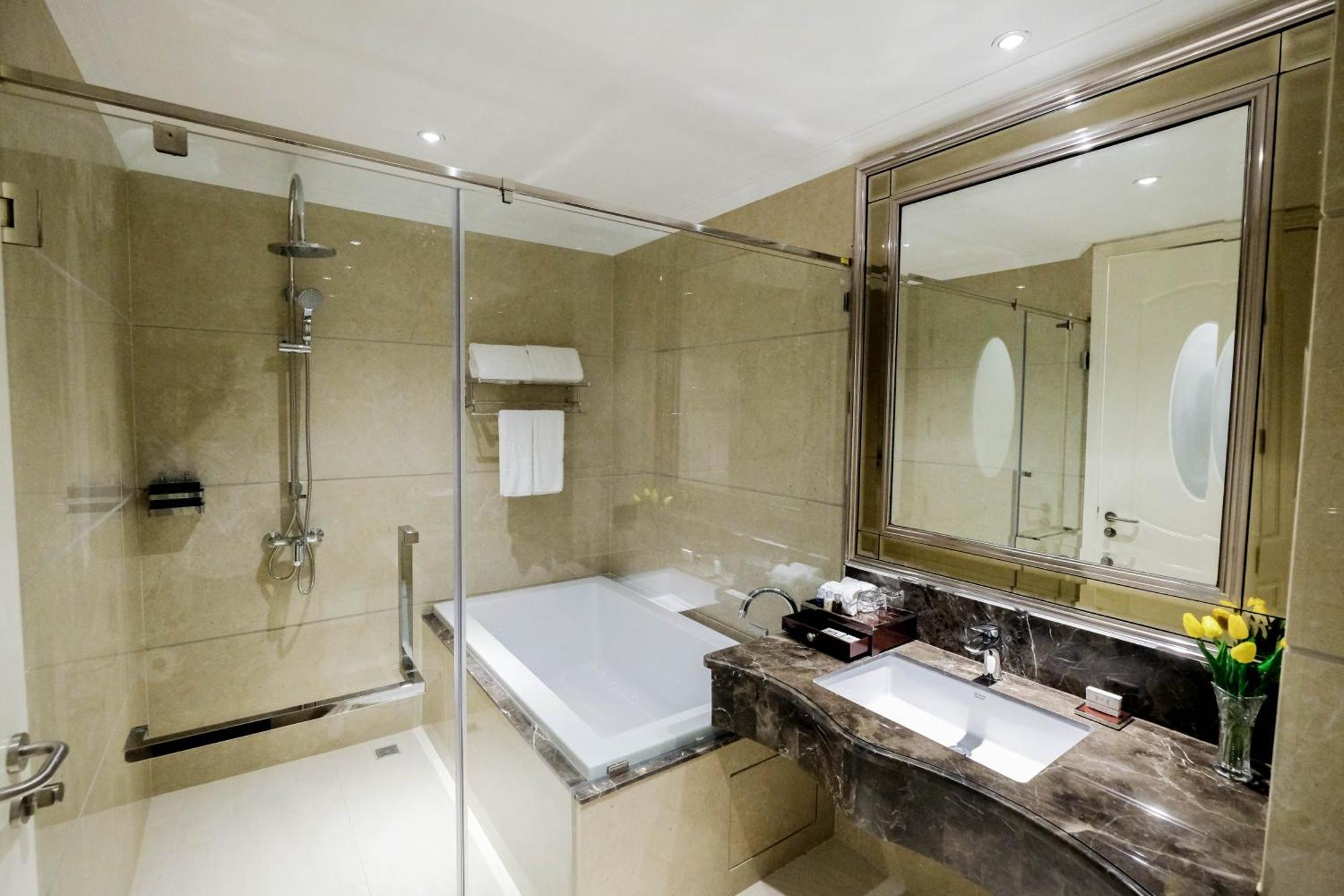 Hotel Lk Grand Empire