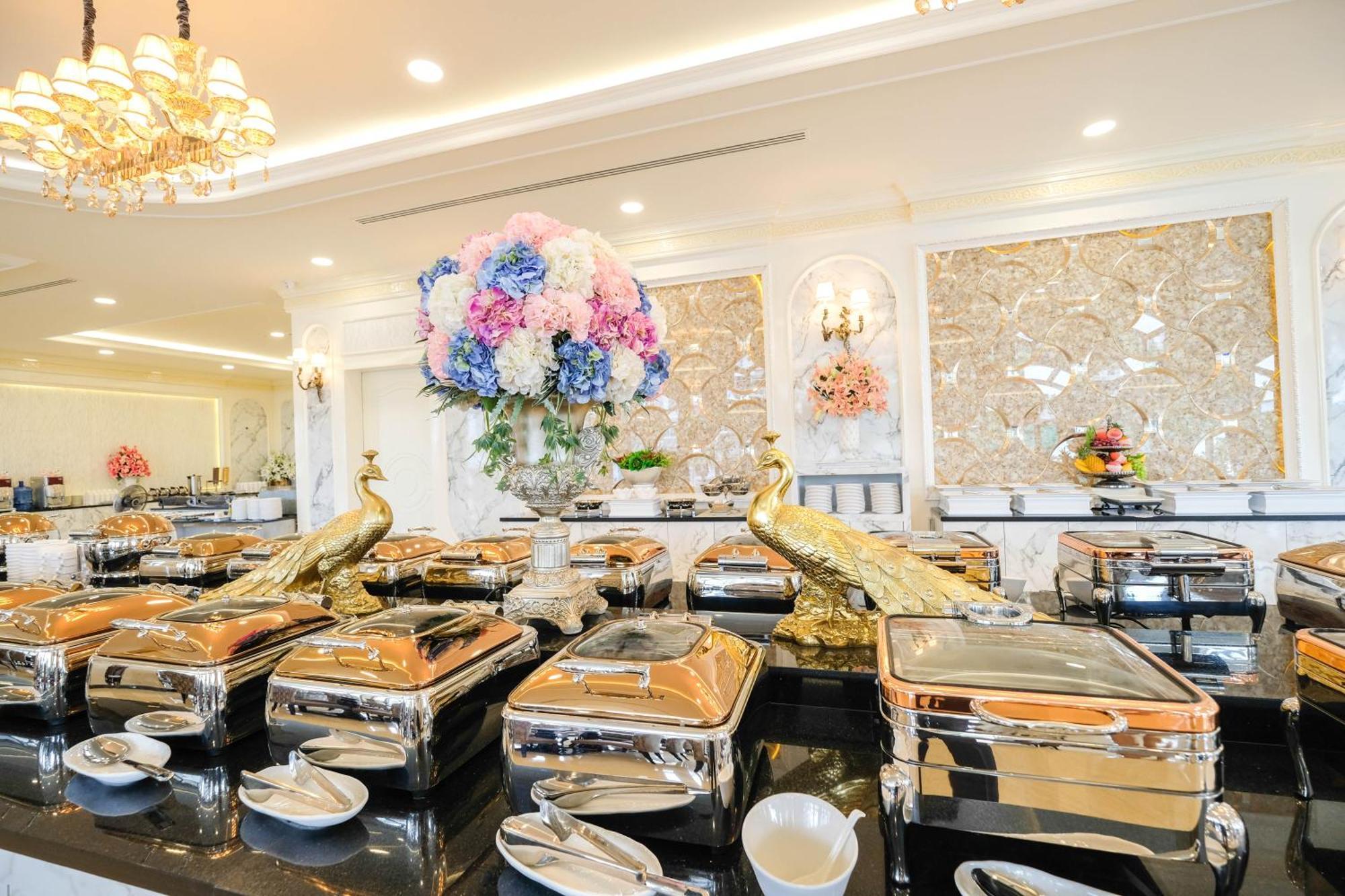 Lk Grand Empire Hotel 5*