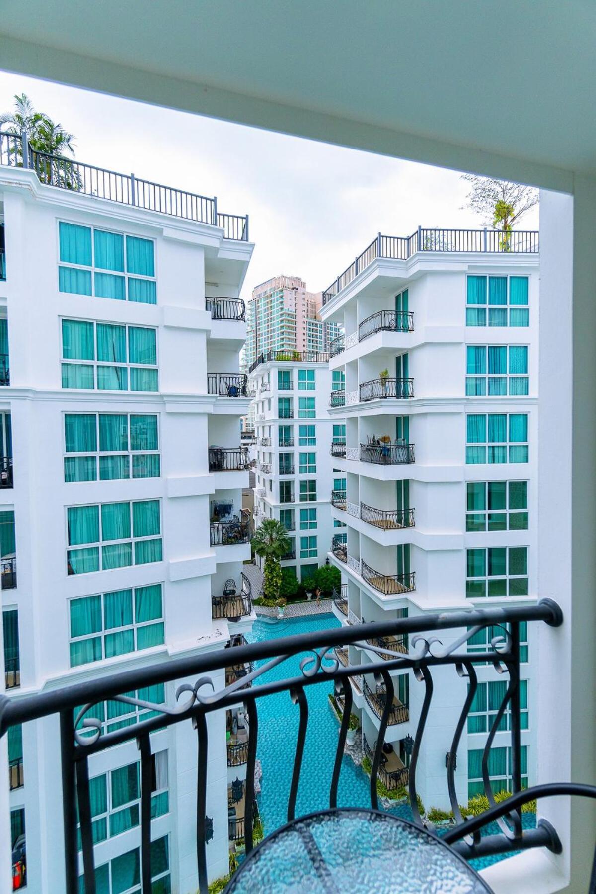 Bright Corner Apartment, Location Apartment Pattaya
