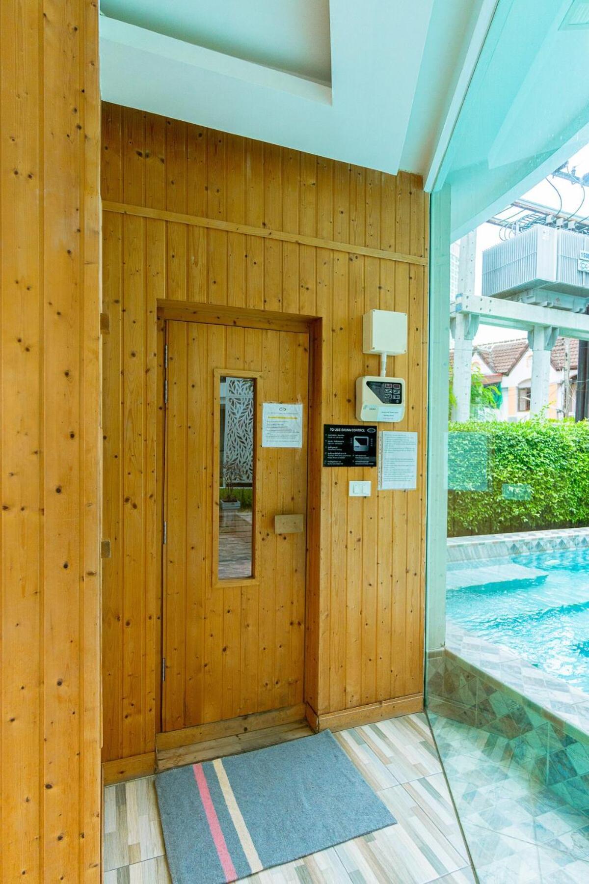Bright Corner Apartment, Location Apartment *