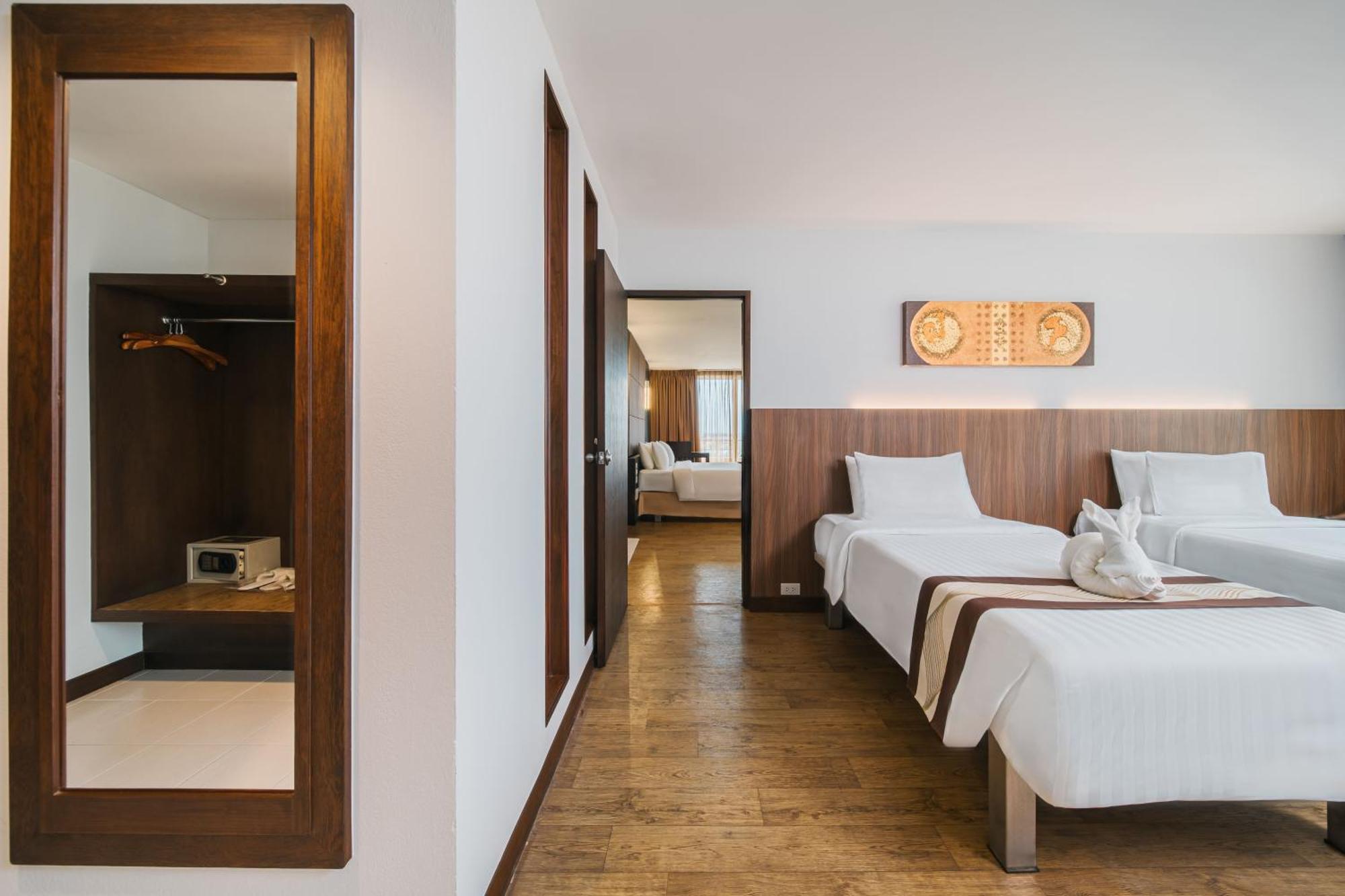 Eastern Grand Palace Hotel 4*
