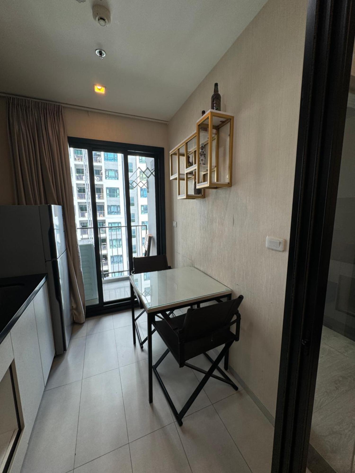 芭提雅市中心the Base 高端公寓酒店 Pattaya