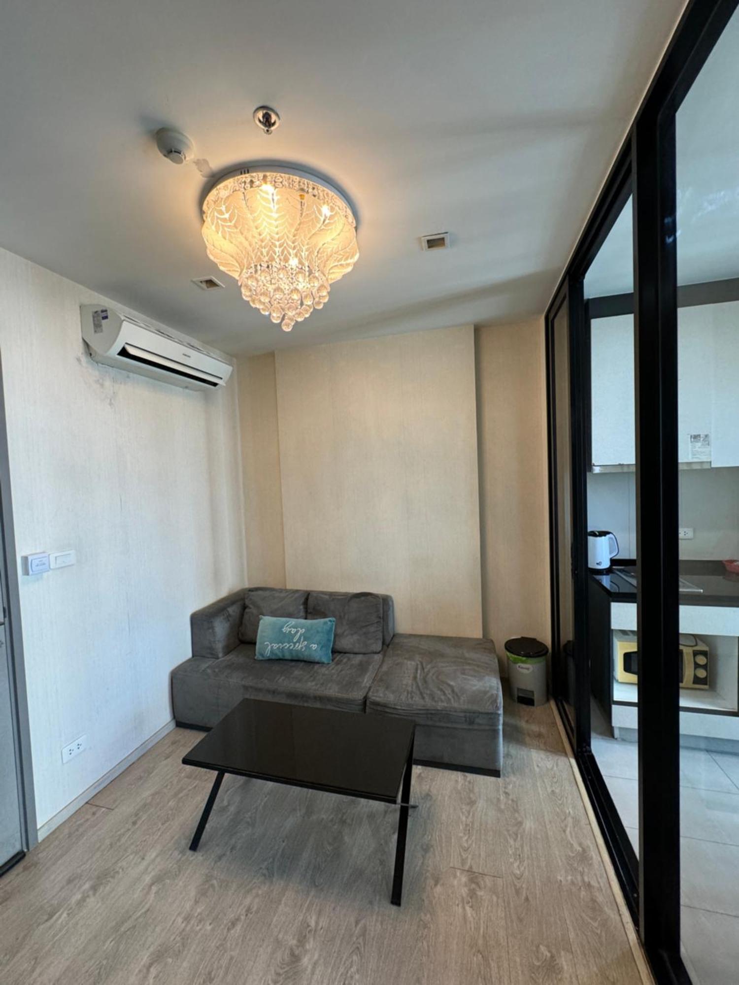 芭提雅市中心the Base 高端公寓酒店